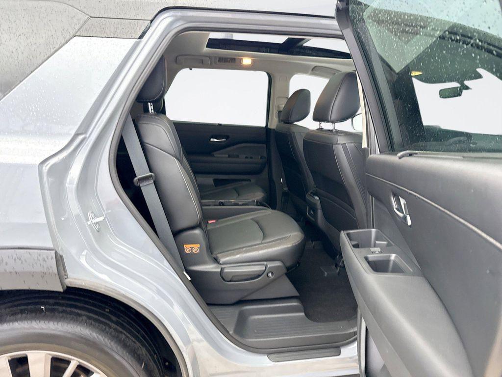 used 2023 Nissan Pathfinder car, priced at $36,399