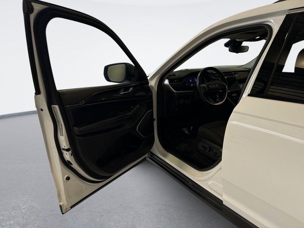 used 2021 Jeep Grand Cherokee L car, priced at $25,949