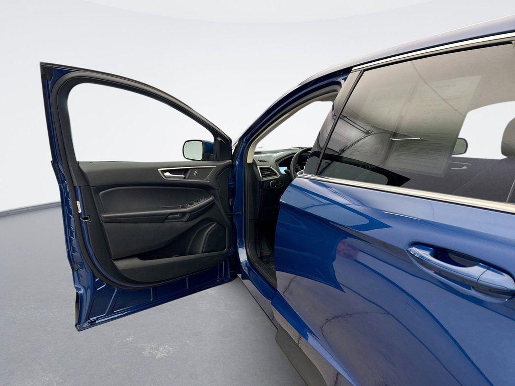 used 2024 Ford Edge car, priced at $22,999