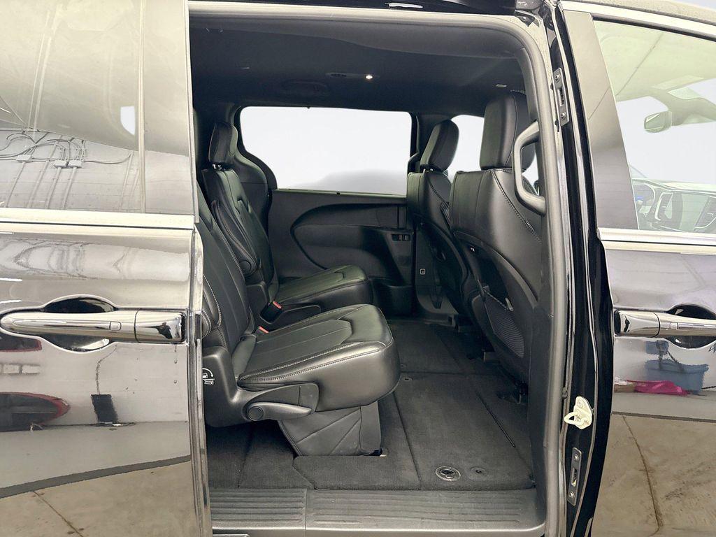 used 2025 Chrysler Pacifica car, priced at $32,599