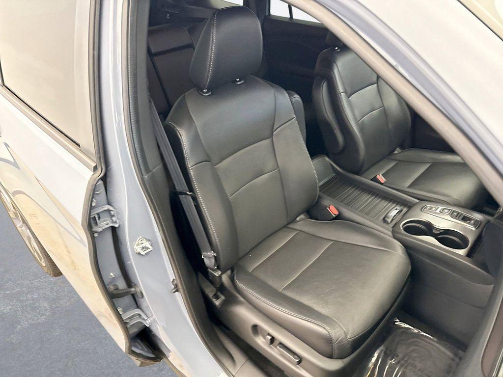 used 2023 Honda Passport car, priced at $34,600