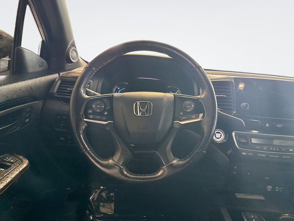 used 2021 Honda Pilot car, priced at $33,038