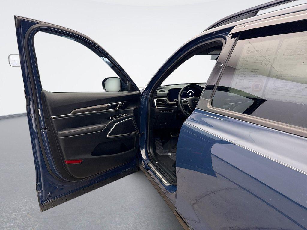 used 2024 Kia Telluride car, priced at $43,099