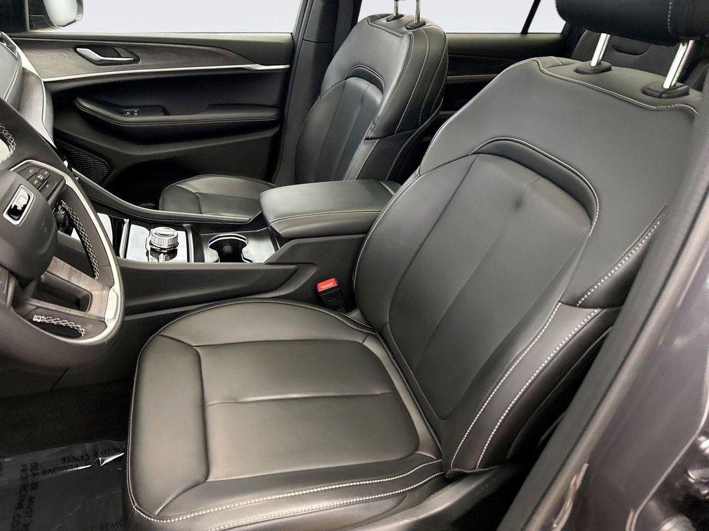 used 2025 Jeep Grand Cherokee L car, priced at $44,299