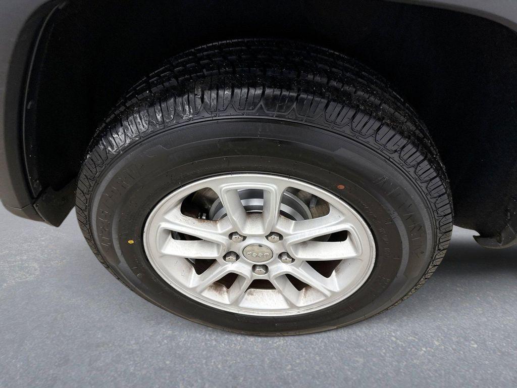 used 2018 Jeep Grand Cherokee car, priced at $17,249