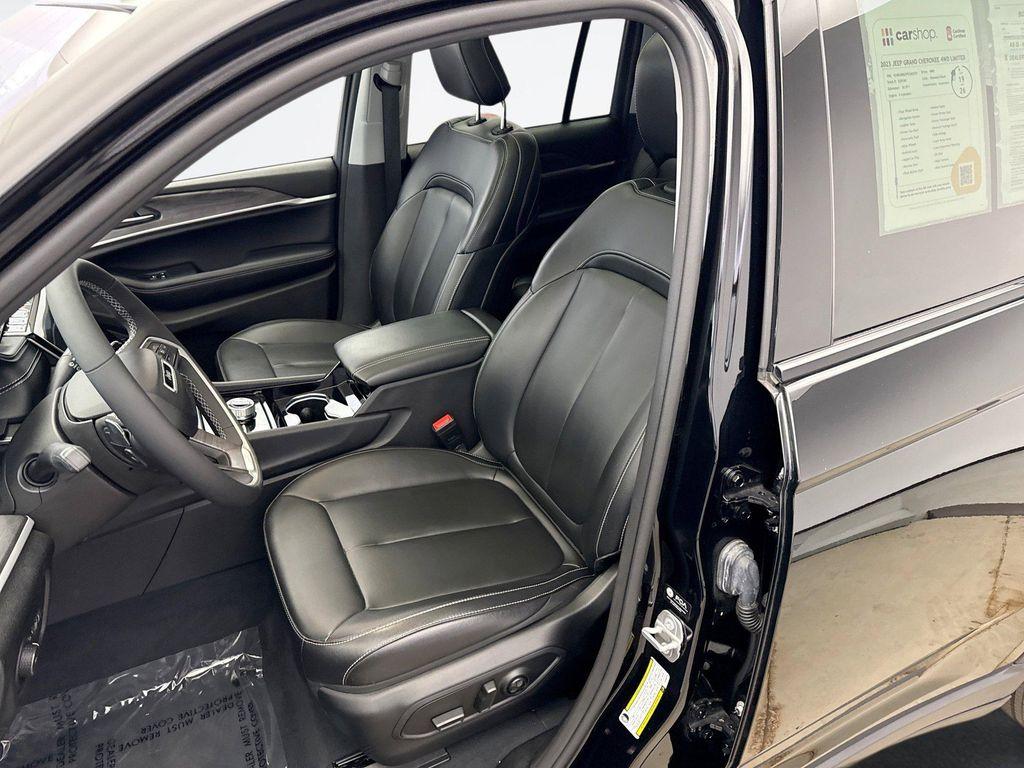 used 2023 Jeep Grand Cherokee car, priced at $32,099