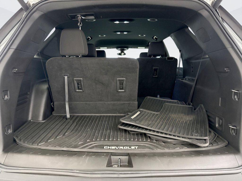 used 2023 Chevrolet Traverse car, priced at $29,999