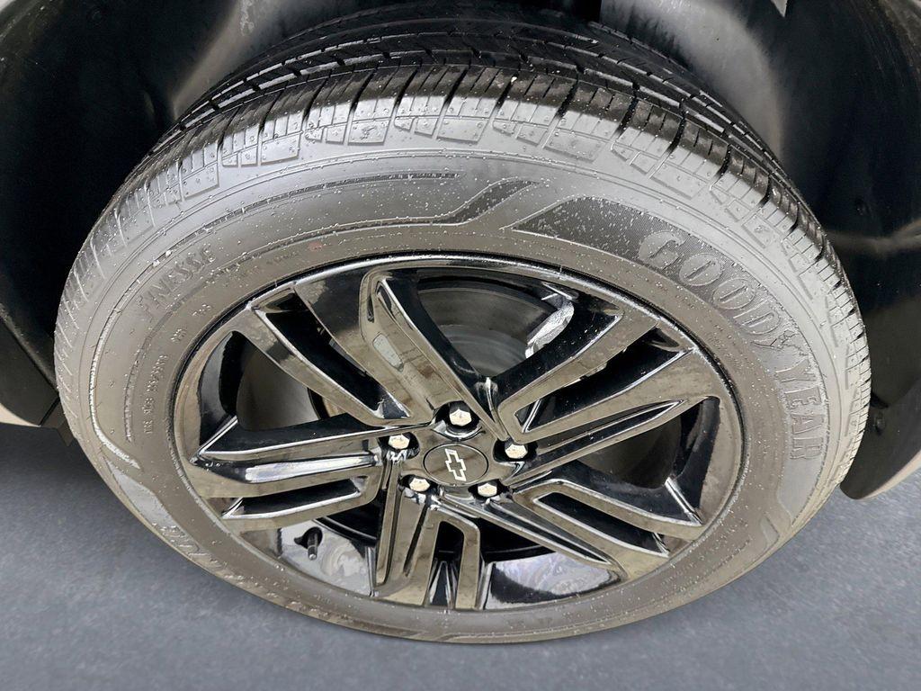 used 2025 Chevrolet Trax car, priced at $24,299