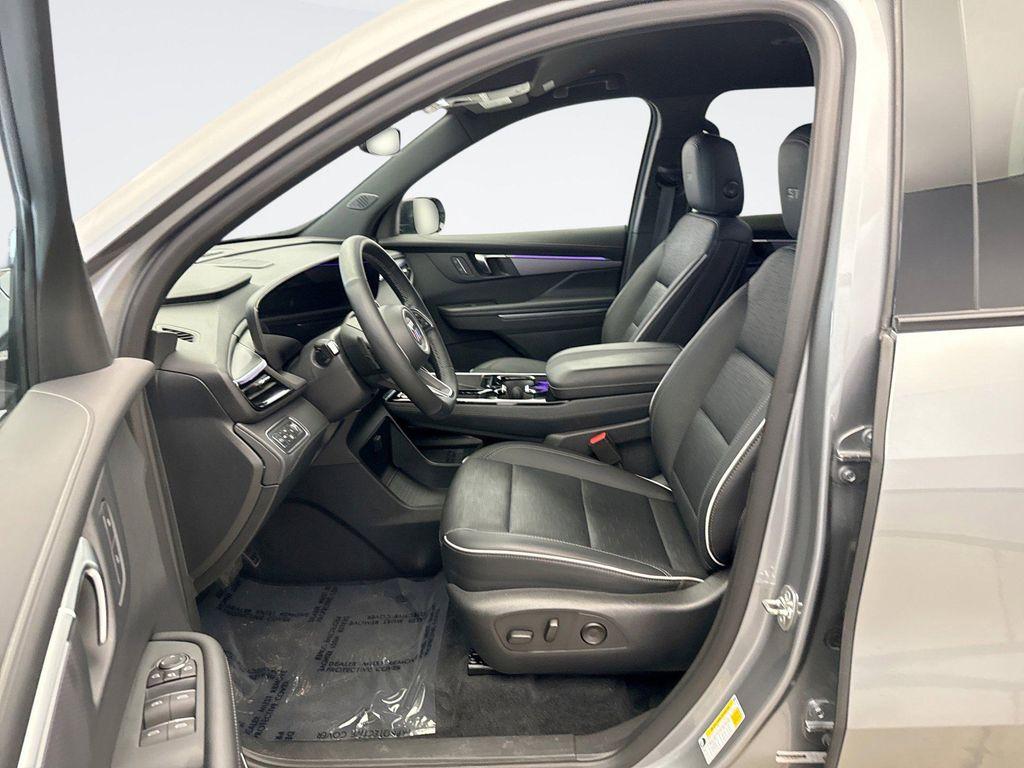 used 2025 Buick Enclave car, priced at $40,299