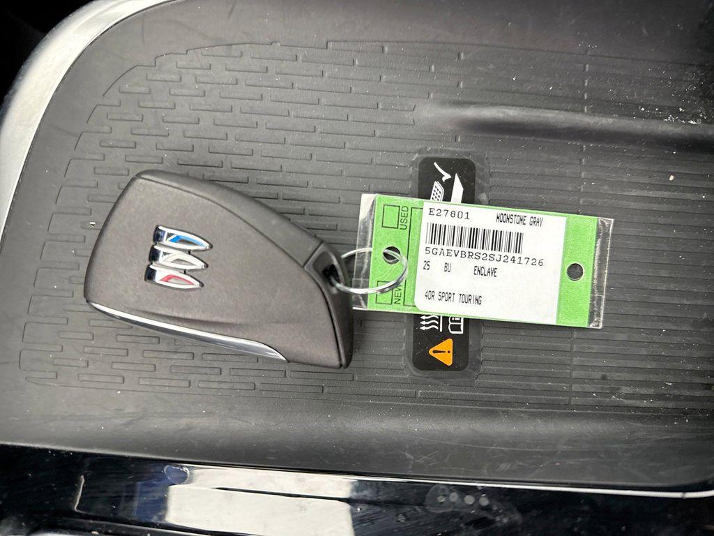 used 2025 Buick Enclave car, priced at $40,999