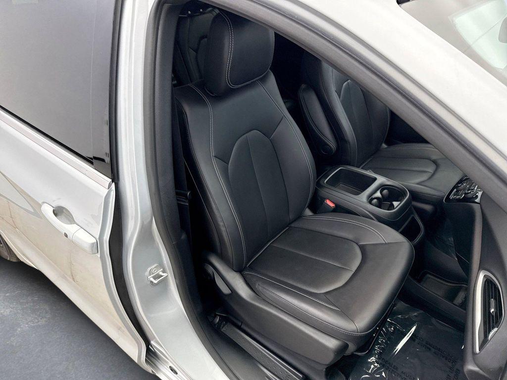 used 2026 Chrysler Pacifica car, priced at $36,799