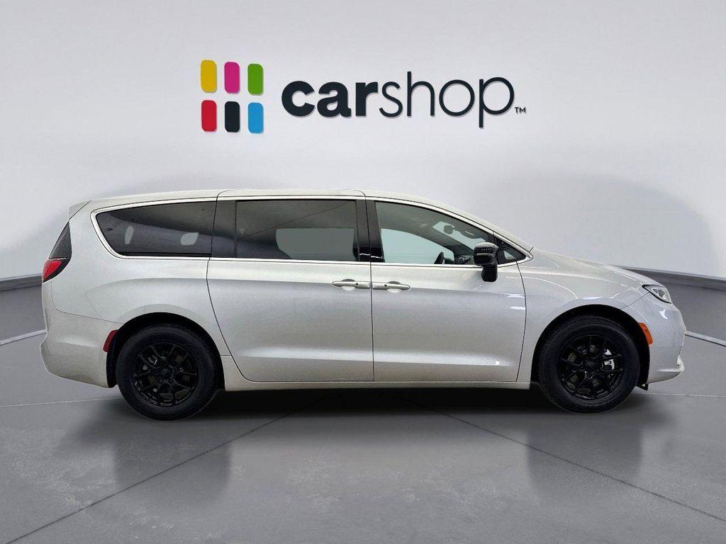 used 2026 Chrysler Pacifica car, priced at $36,799