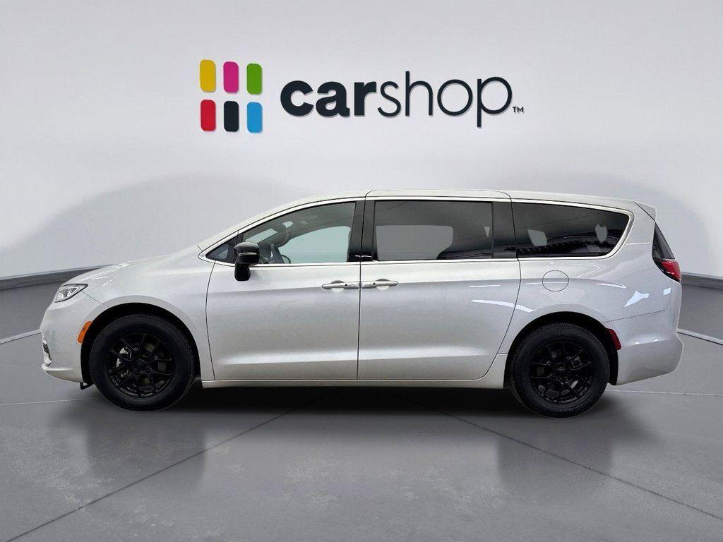 used 2026 Chrysler Pacifica car, priced at $36,799