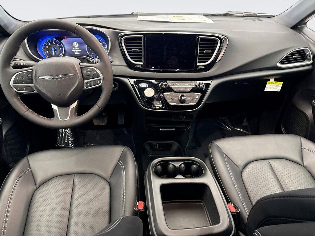 used 2026 Chrysler Pacifica car, priced at $36,799