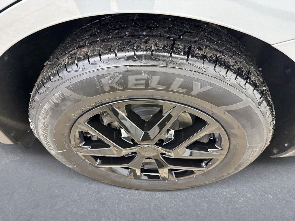 used 2023 Chevrolet Equinox car, priced at $19,499