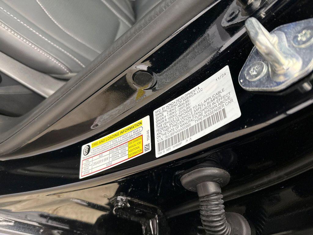 used 2025 Acura TLX car, priced at $38,999