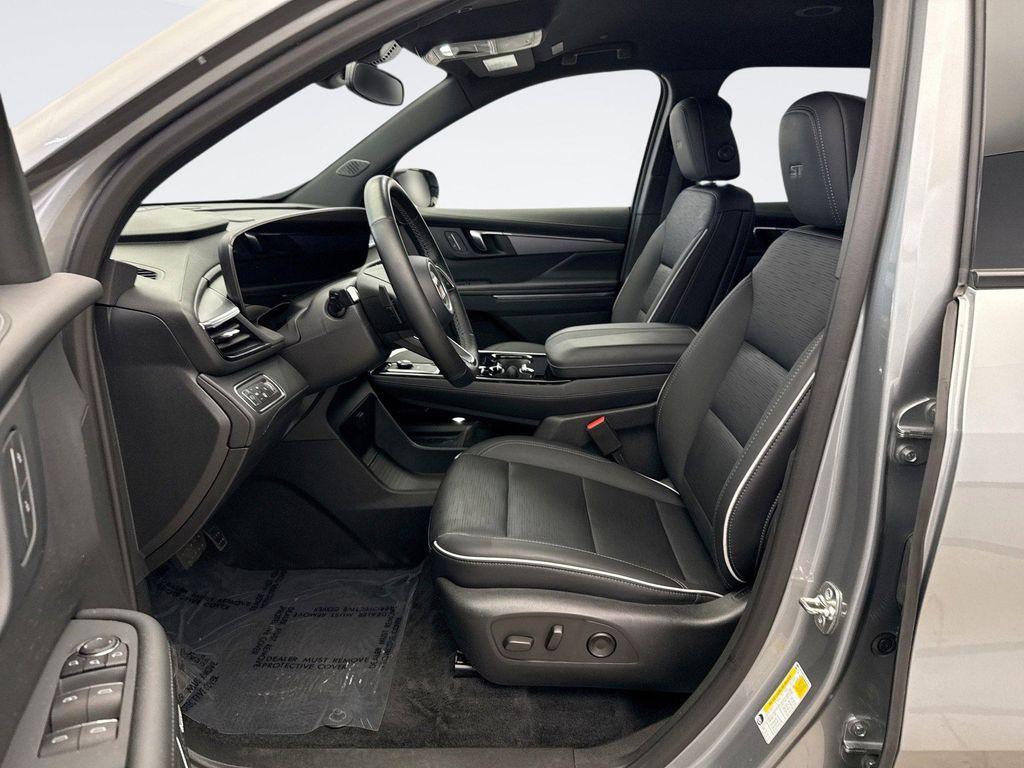 used 2025 Buick Enclave car, priced at $38,999