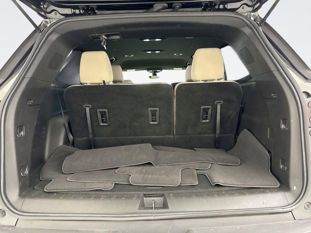 used 2023 Chevrolet Traverse car, priced at $24,649