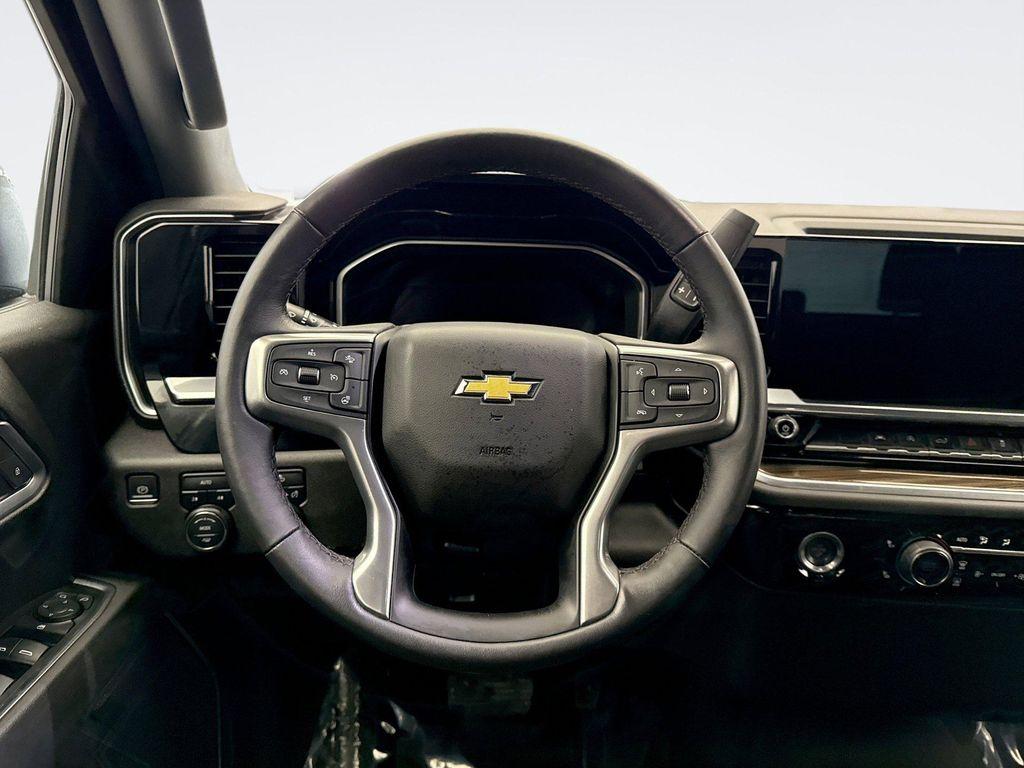 used 2022 Chevrolet Silverado 1500 car, priced at $33,399