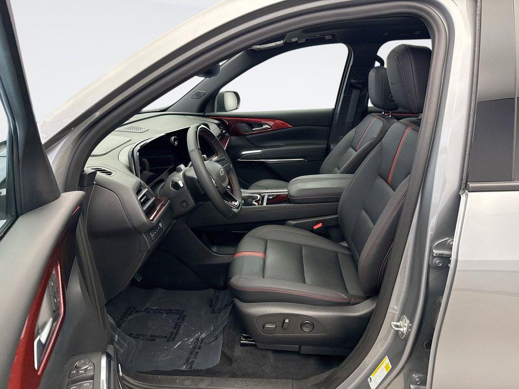 used 2024 Chevrolet Traverse car, priced at $49,799