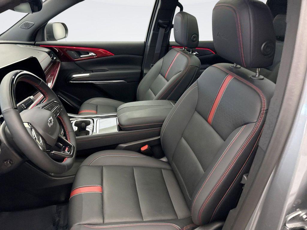 used 2024 Chevrolet Traverse car, priced at $49,799