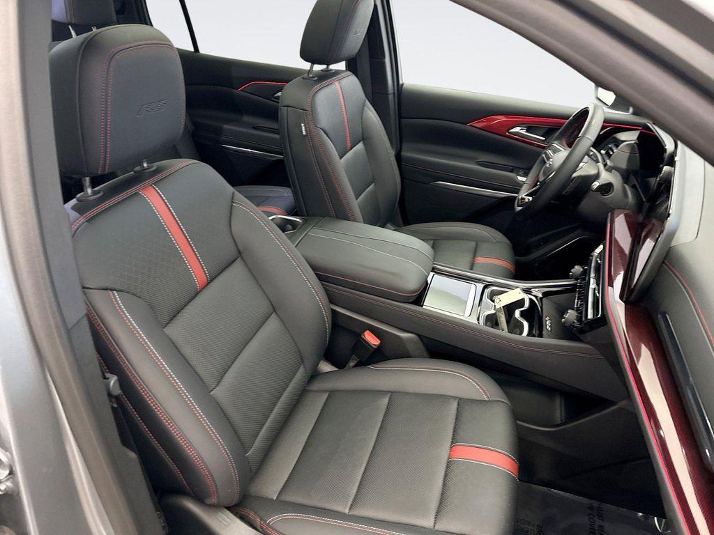 used 2024 Chevrolet Traverse car, priced at $49,799