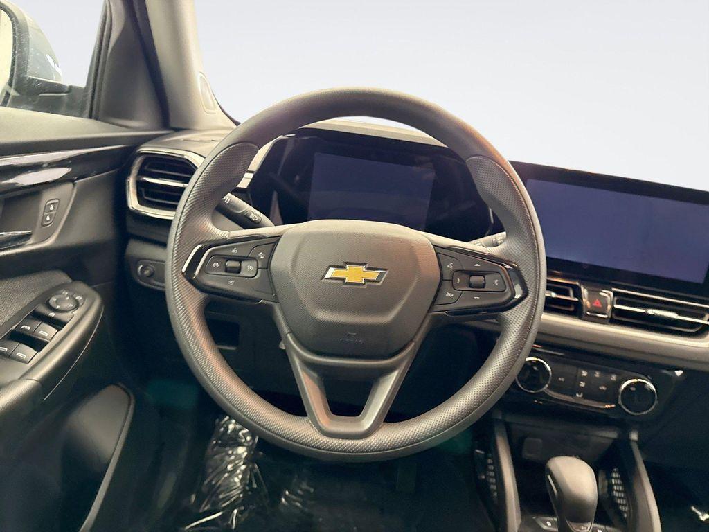 used 2025 Chevrolet TrailBlazer car, priced at $23,097