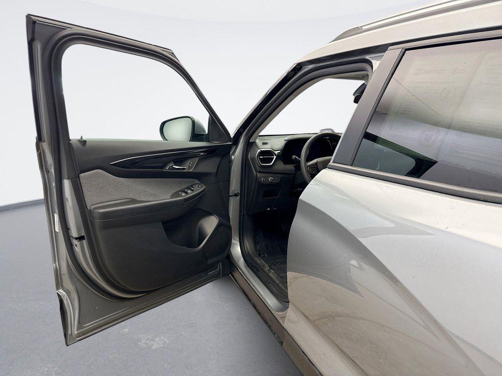 used 2025 Chevrolet TrailBlazer car, priced at $23,097