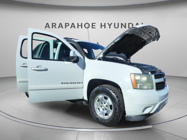 used 2008 Chevrolet Avalanche car, priced at $11,784