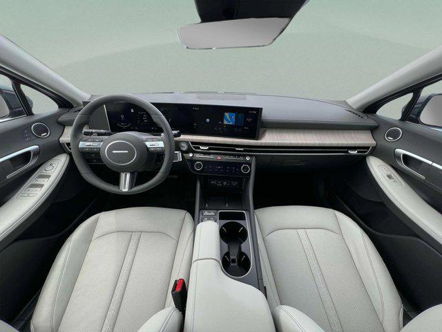 new 2025 Hyundai Sonata Hybrid car, priced at $32,843