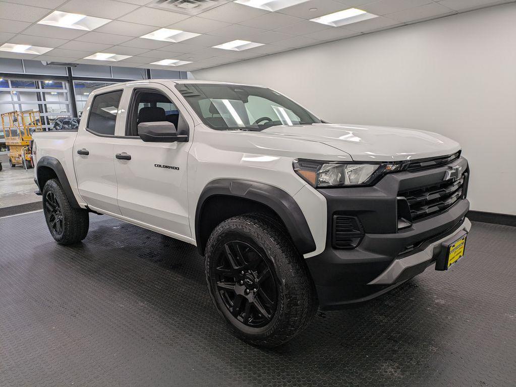 new 2024 Chevrolet Colorado car, priced at $36,900