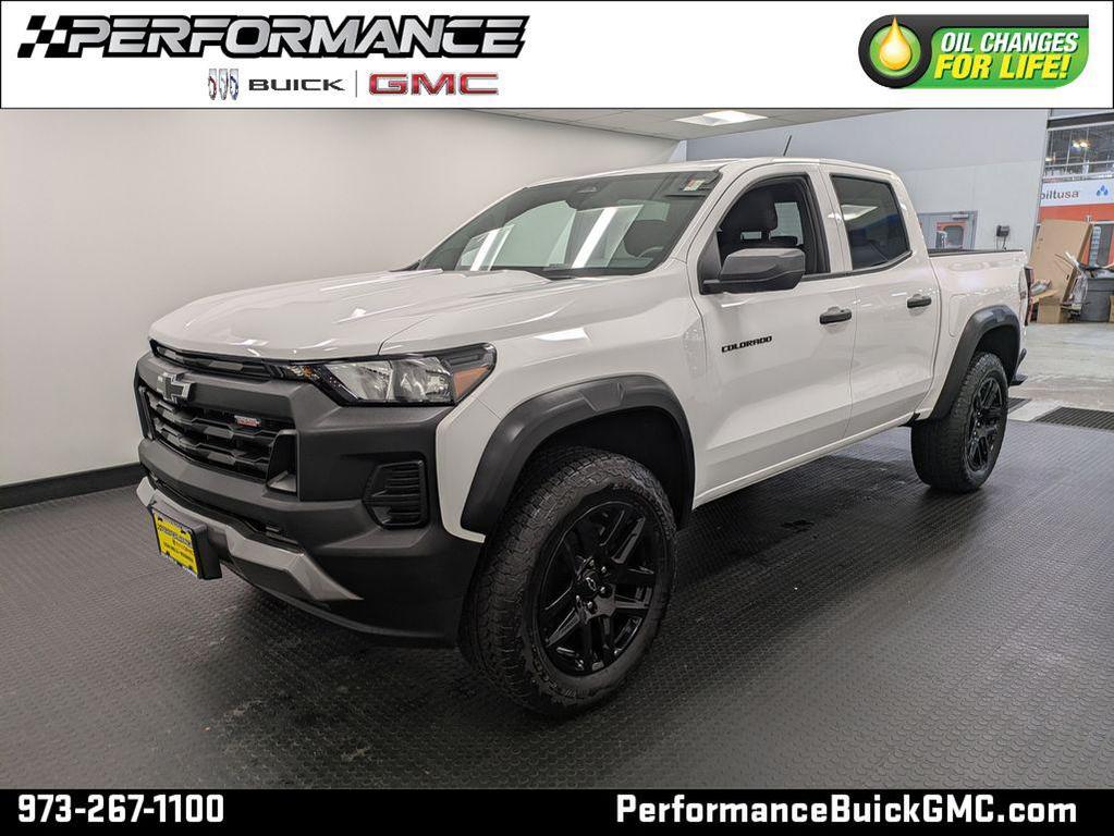new 2024 Chevrolet Colorado car, priced at $36,900