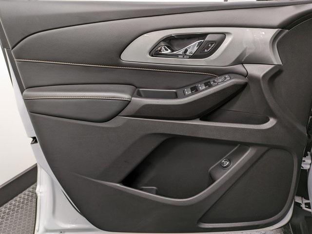used 2021 Chevrolet Traverse car, priced at $27,497