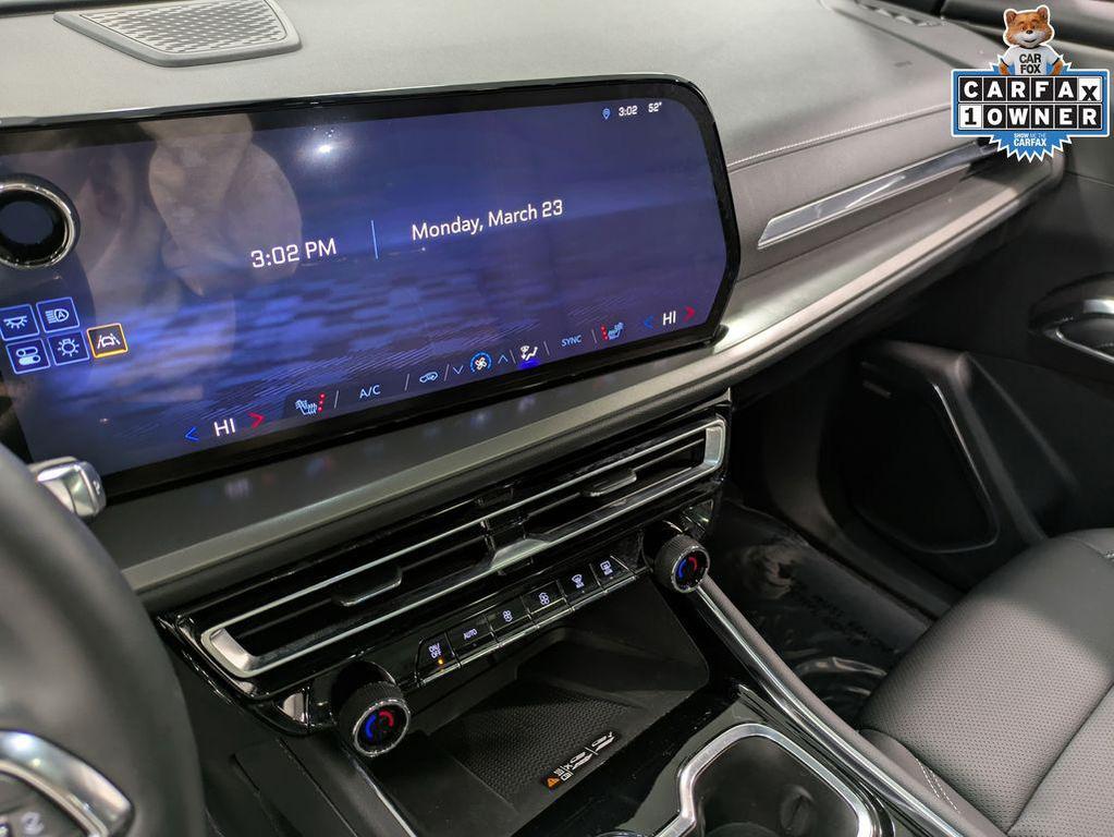 used 2024 Chevrolet Traverse car, priced at $37,489