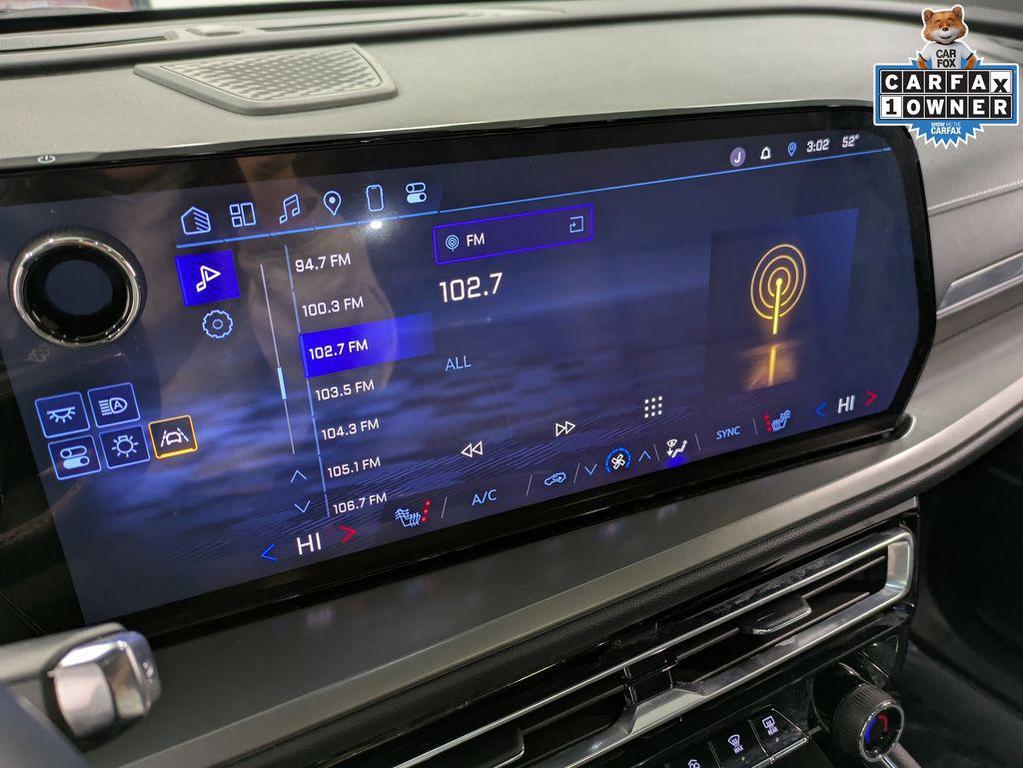 used 2024 Chevrolet Traverse car, priced at $37,489