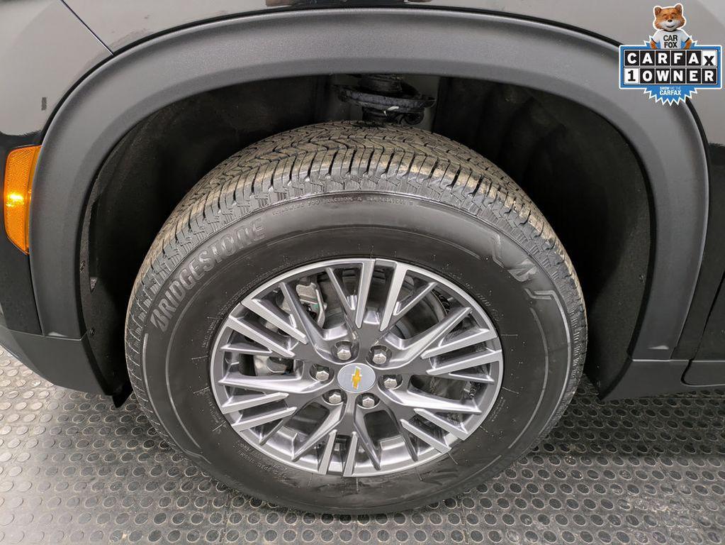 used 2025 Chevrolet Traverse car, priced at $40,650