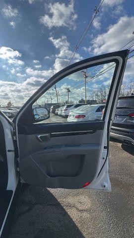 used 2009 Hyundai Santa Fe car, priced at $5,287