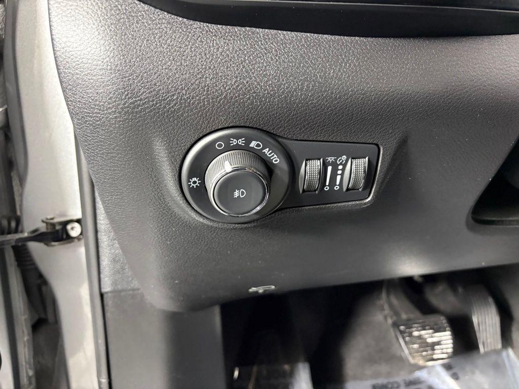 used 2022 Jeep Compass car, priced at $19,999