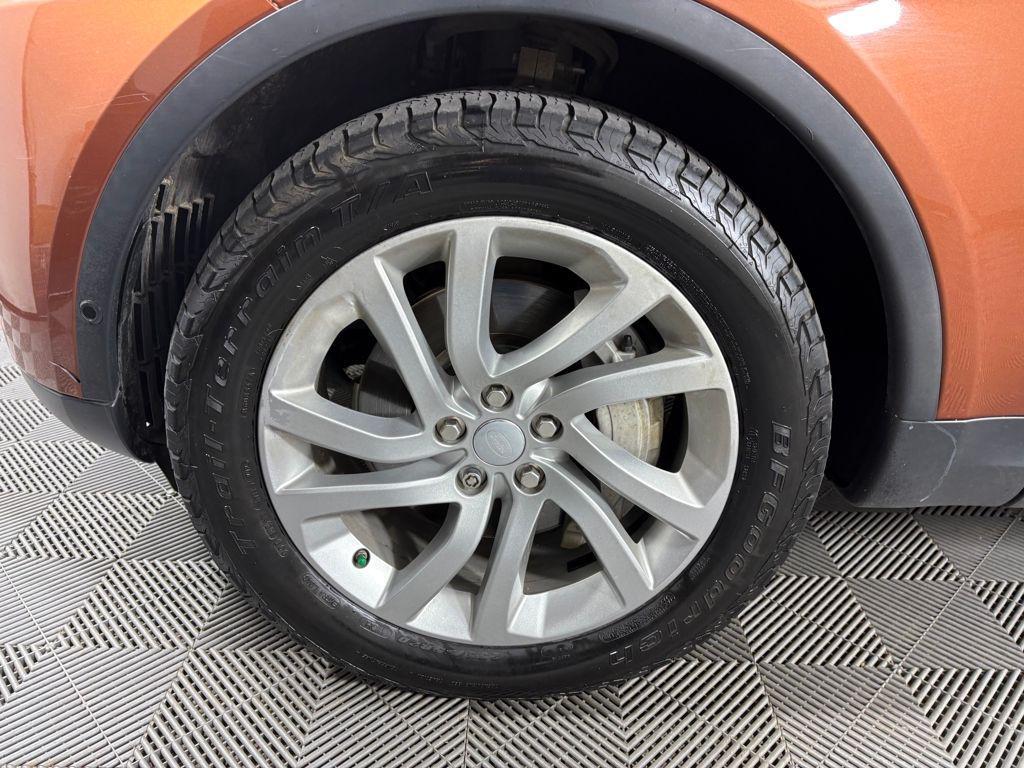 used 2019 Land Rover Discovery car, priced at $18,777