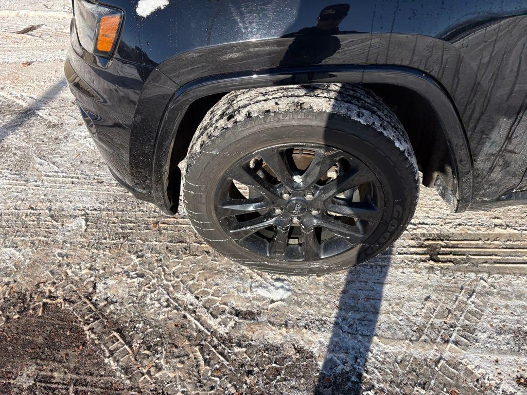 used 2018 Jeep Grand Cherokee car, priced at $19,495