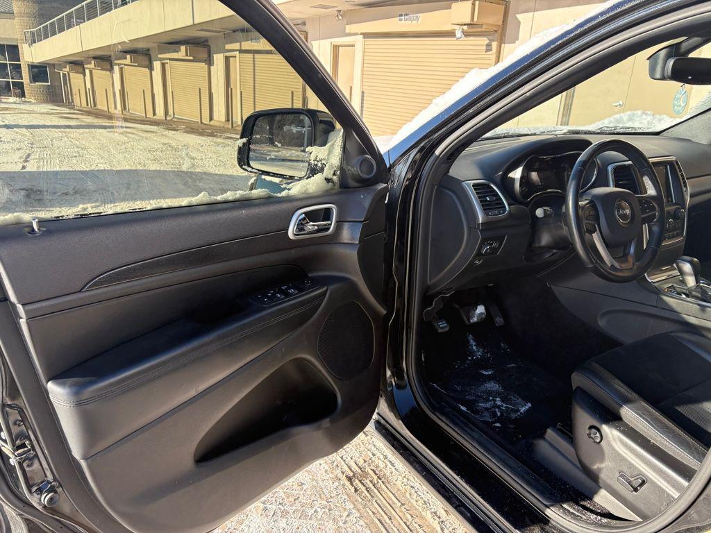 used 2018 Jeep Grand Cherokee car, priced at $19,495