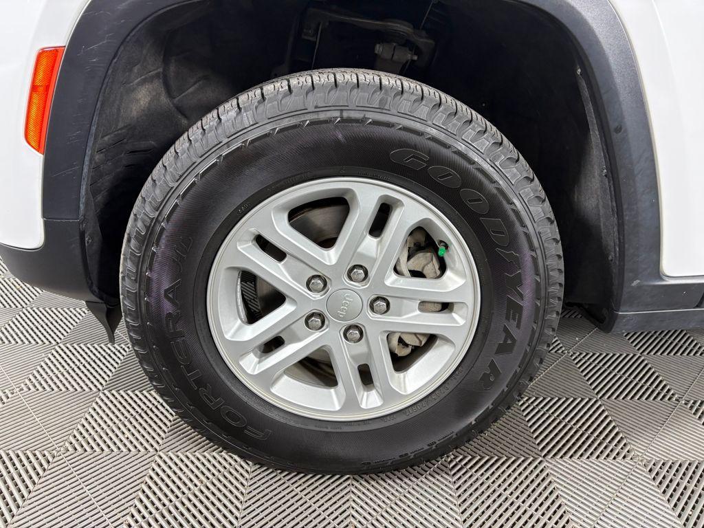 used 2023 Jeep Grand Cherokee car, priced at $26,995