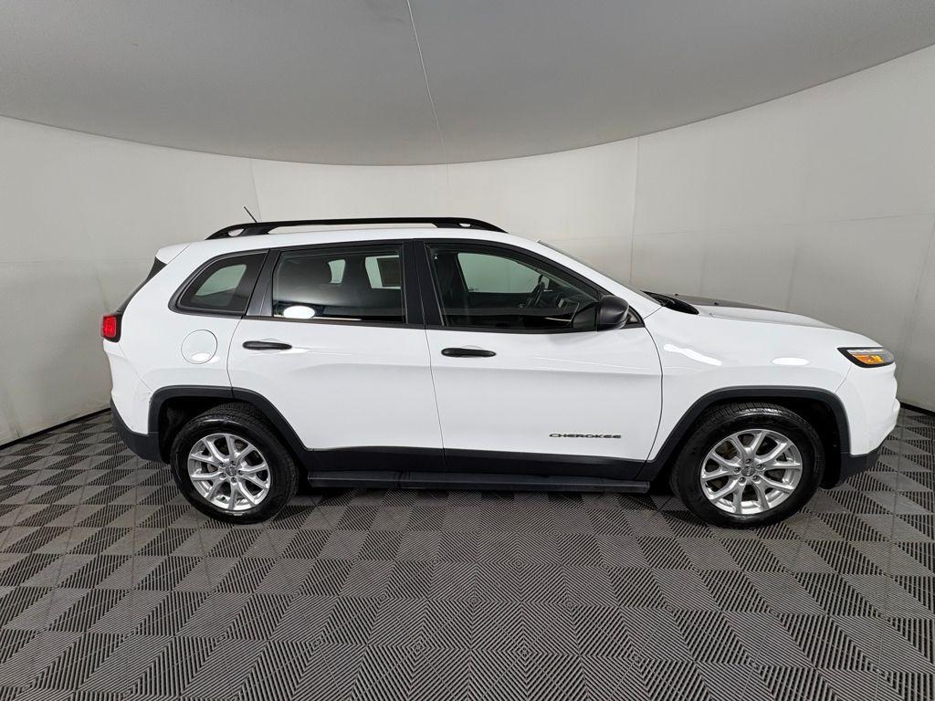 used 2015 Jeep Cherokee car, priced at $10,995