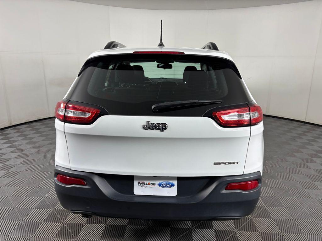 used 2015 Jeep Cherokee car, priced at $10,995