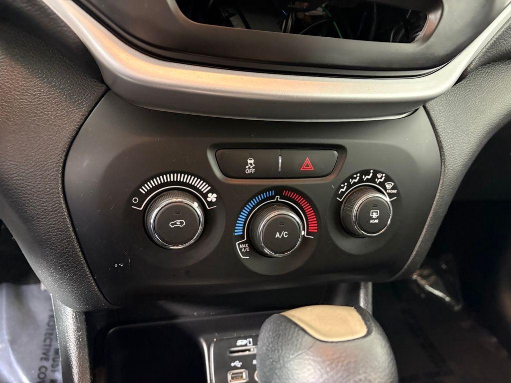 used 2015 Jeep Cherokee car, priced at $10,995