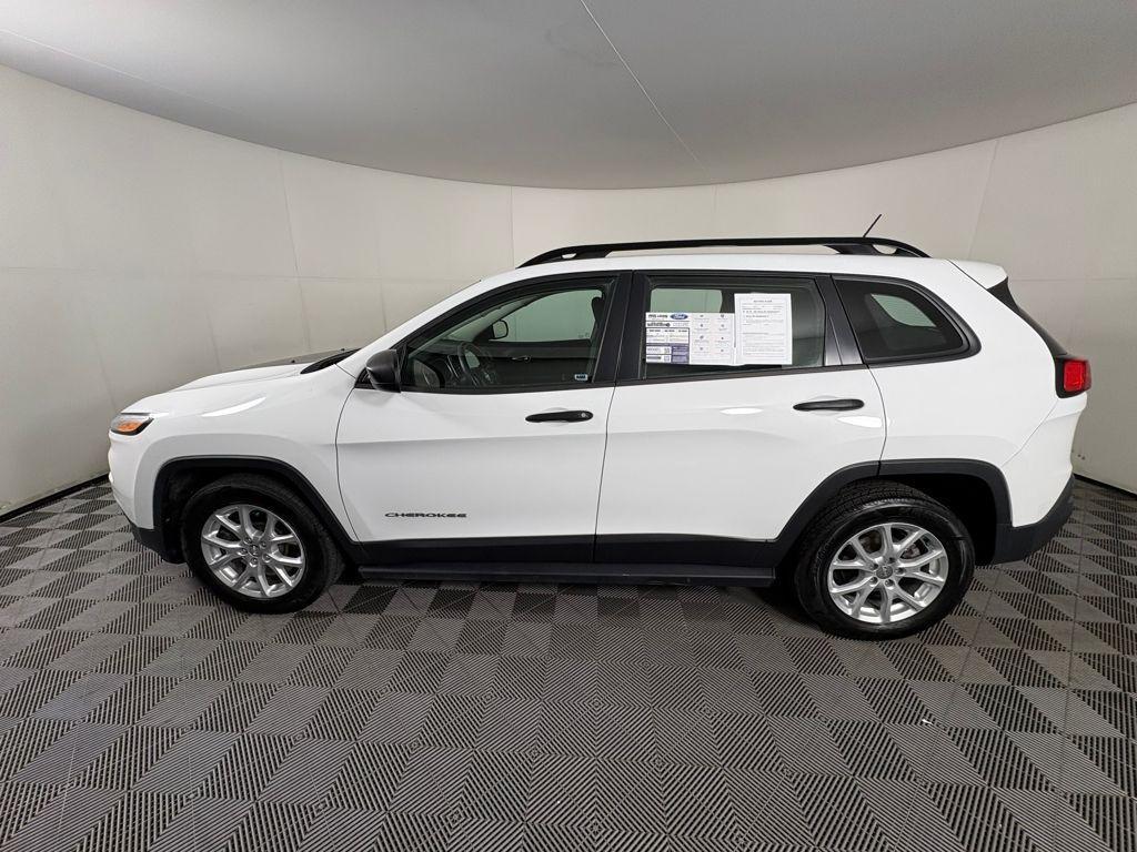 used 2015 Jeep Cherokee car, priced at $10,995