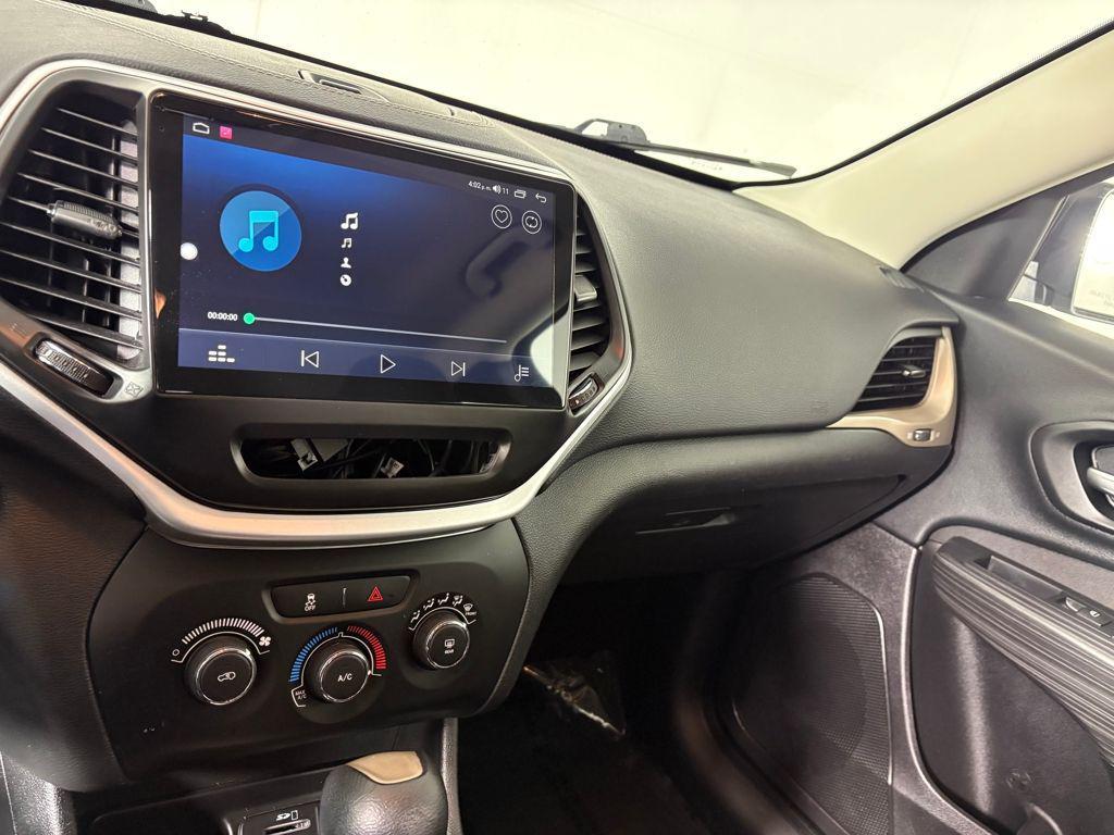 used 2015 Jeep Cherokee car, priced at $10,995