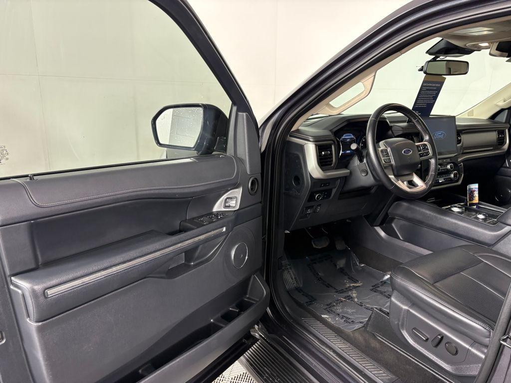 used 2024 Ford Expedition car, priced at $52,295