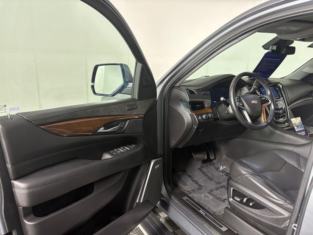 used 2020 Cadillac Escalade car, priced at $33,499