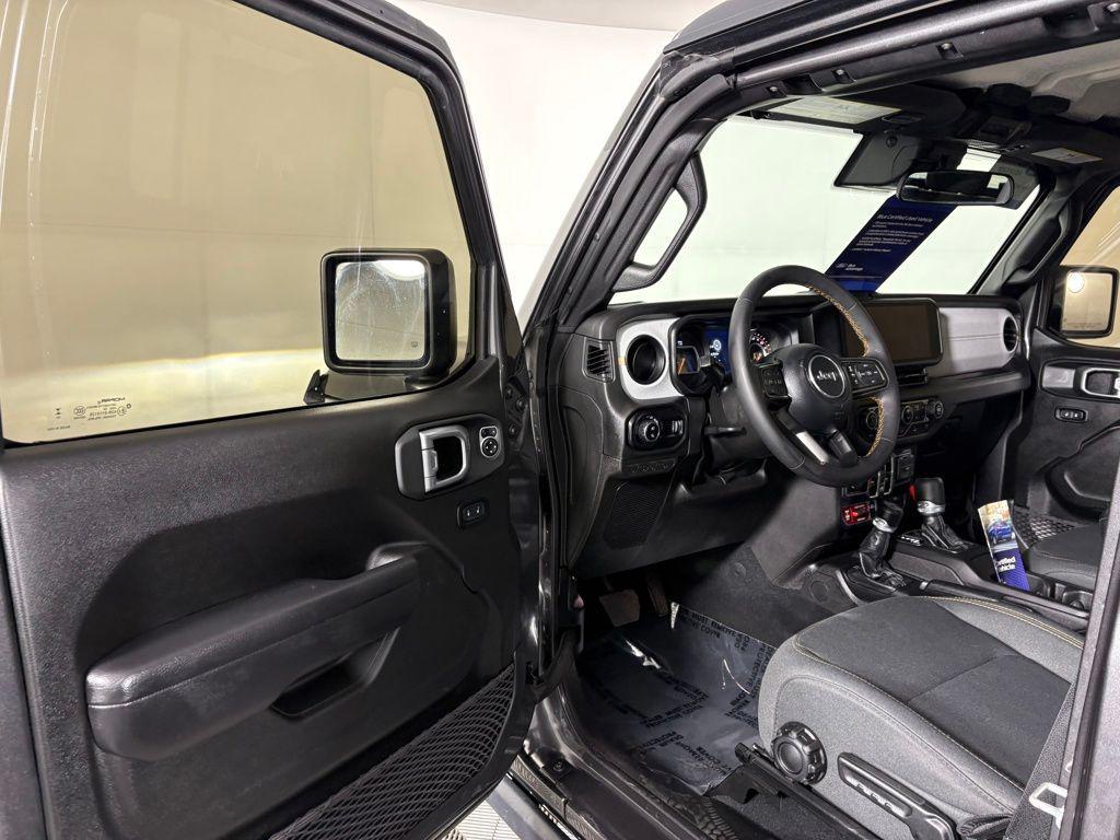used 2024 Jeep Gladiator car, priced at $34,899